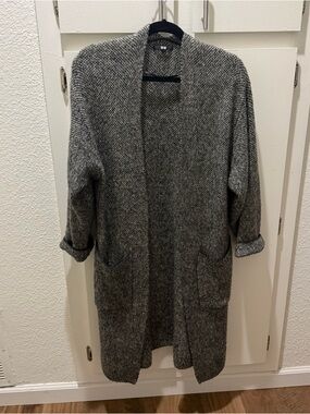 Uniqlo Heathered Gray Knit Cardigan